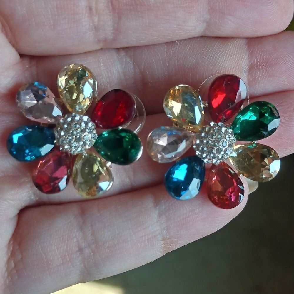 Multi clColor Jeweled Daisy Flower Earrings